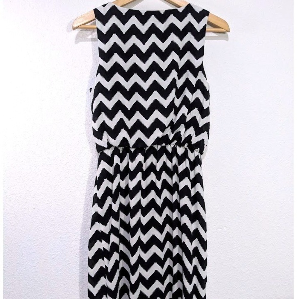 St Fashions Womens Black  4 White Chevron Zig‎ Zag Sleeveless Fit Flare  Dress - Picture 4 of 10